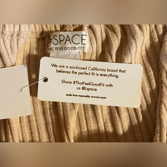 NWT L*SPACE JEMMA TOP SIZE LARGE IN SAND - Picture 8 of 8